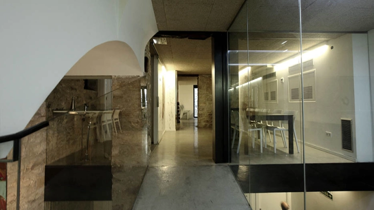 Retail, Hotels / Restaurants, Renovation, Ancien